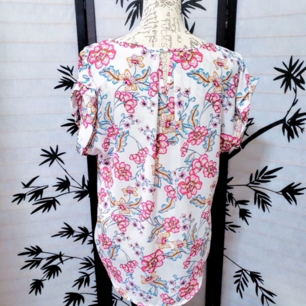 nwot Pink Rose Vintage Roll Sleeve Blouse Flattering